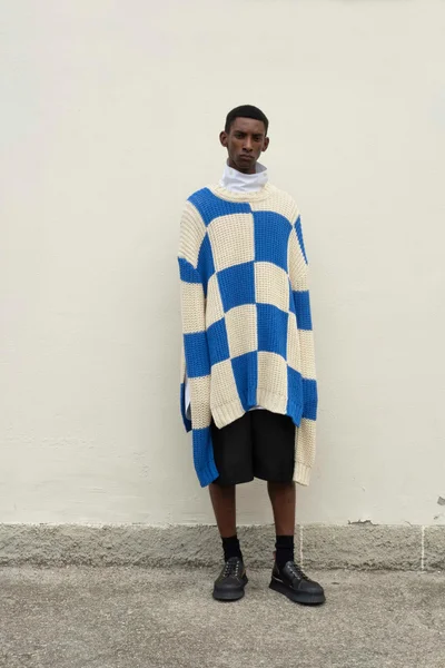 Look 16